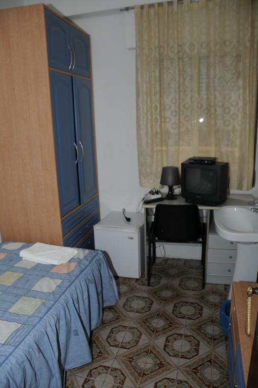 Pension Iglesias Zaragoza Exterior photo