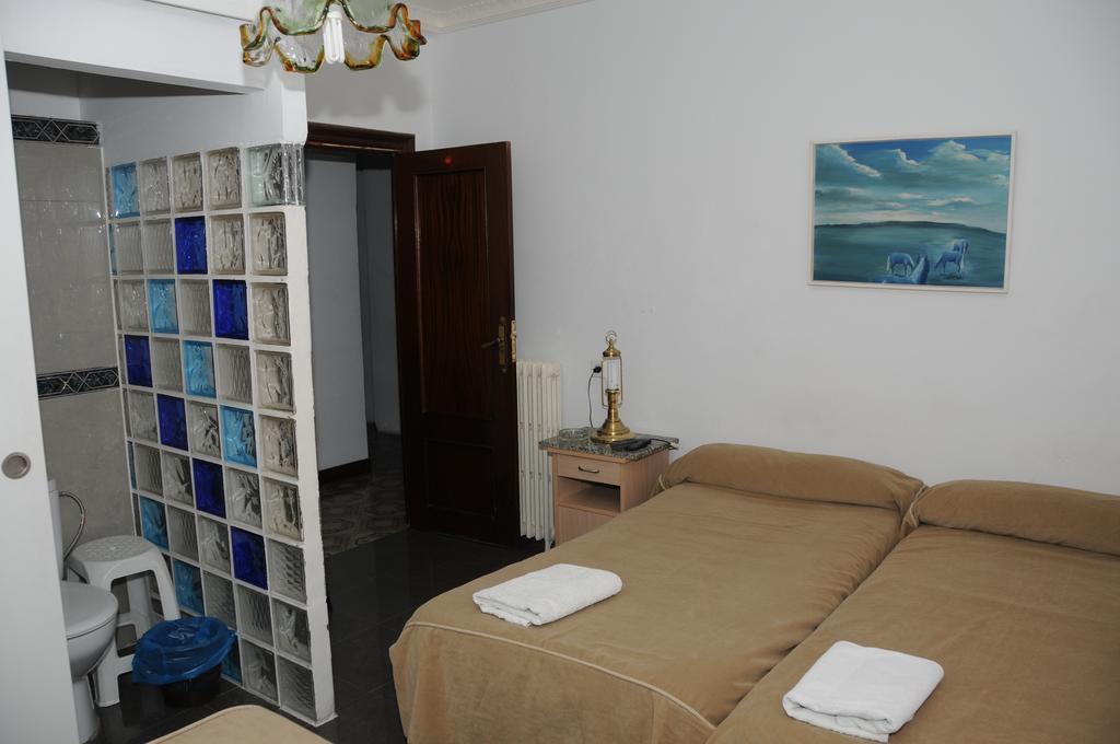 Pension Iglesias Zaragoza Exterior photo