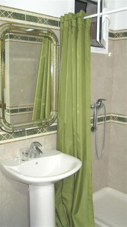 Pension Iglesias Zaragoza Room photo