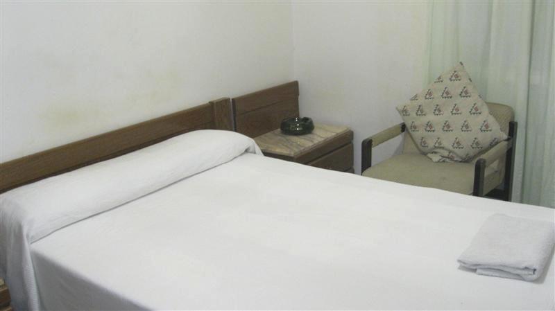 Pension Iglesias Zaragoza Room photo